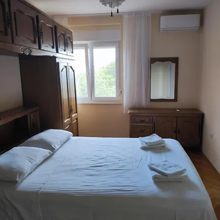 Apartment With 2 Balconies And Sea View Omis Room photo