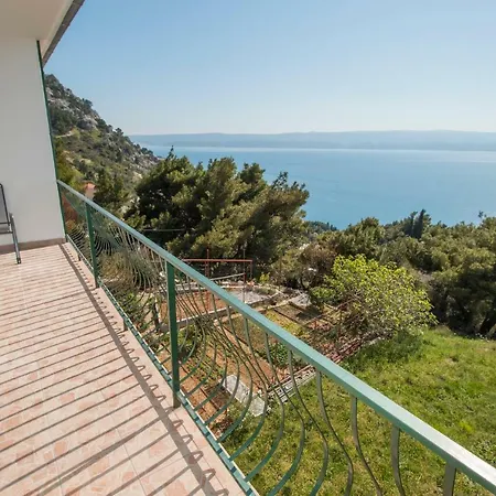 Apartment With 2 Balconies And Sea View Omis Exterior photo