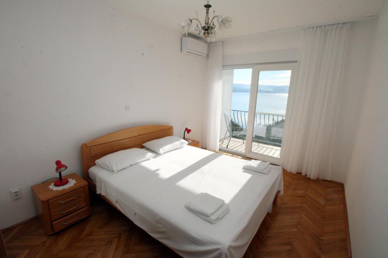 With 2 Balconies And Sea View *