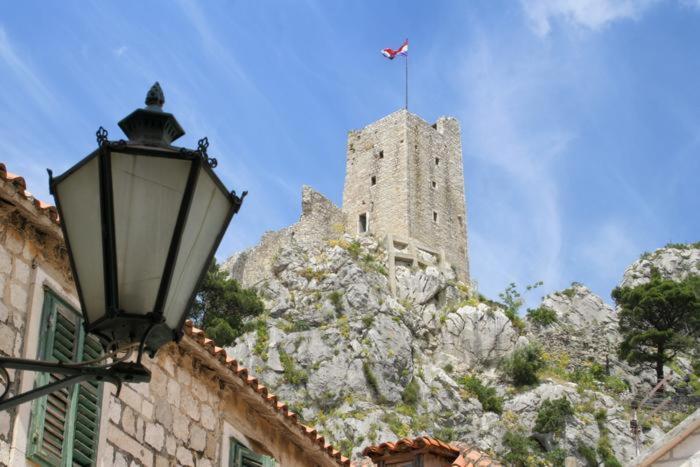 With 2 Balconies And Sea View * Omis