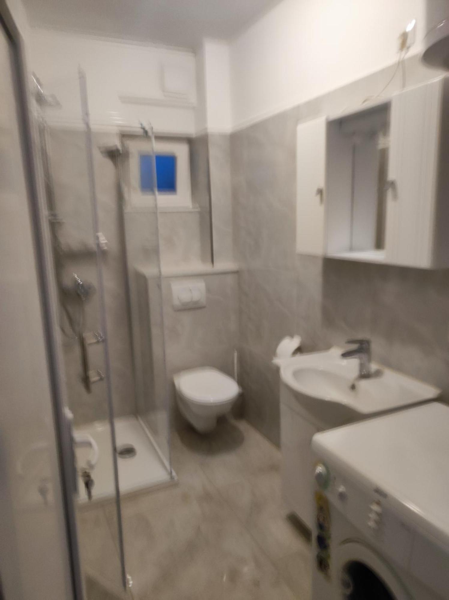 With 2 Balconies And Sea View Apartment