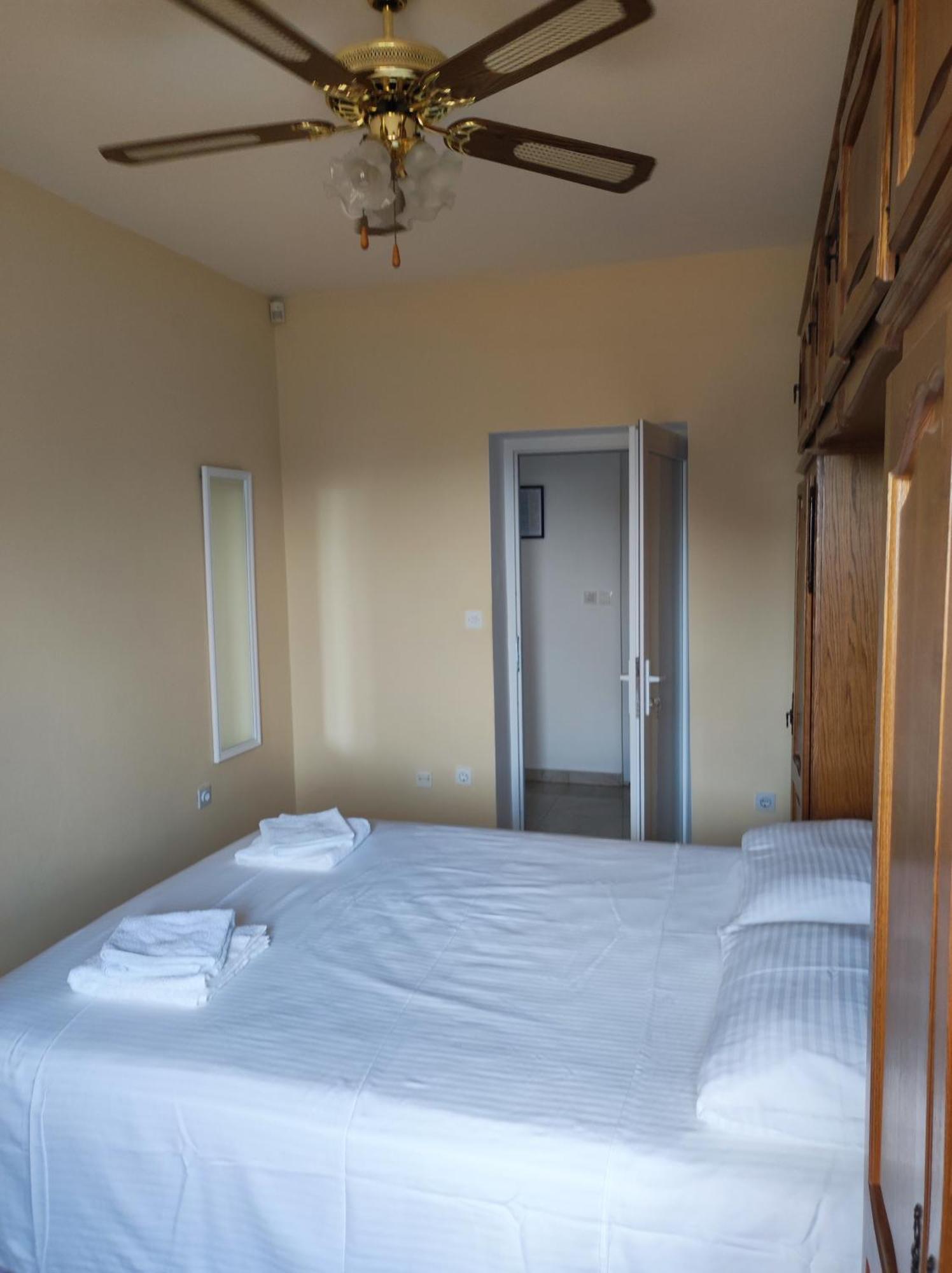 With 2 Balconies And Sea View *